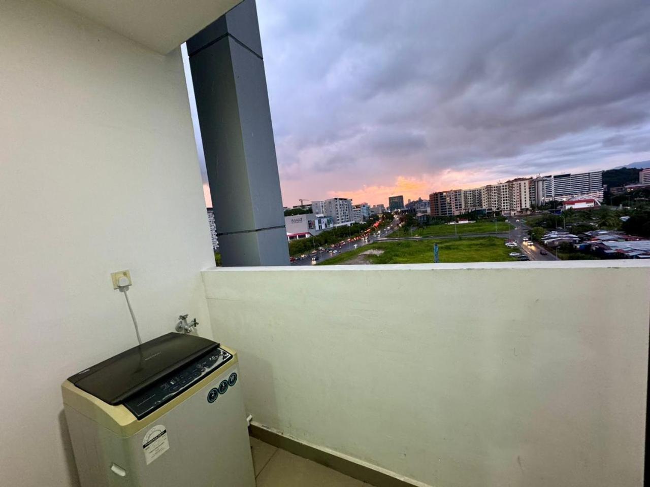 Sa Sutera Avenue Homestay Opposite Imago Kk Kota Kinabalu Zewnętrze zdjęcie